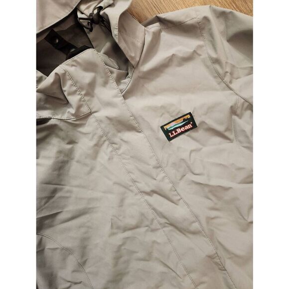 L.L. Bean womens rain/wind coat Nylon shell sz med full zip hooded pockets red - Picture 2 of 9